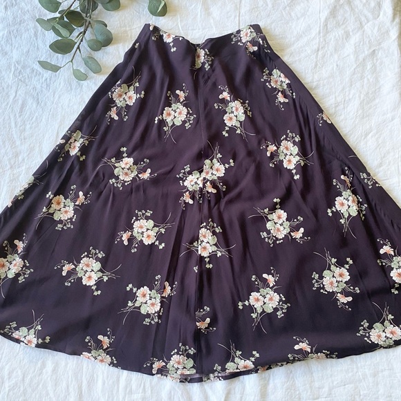 Velvet by Graham & Spencer Floral Print Skirt - Picture 4 of 11